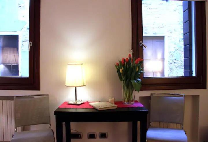 Carampane - Your Nice Flat Near Rialto Bridge Venesia Bagian luar foto